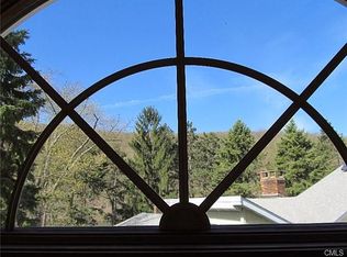 8 Shore Dr, New Fairfield, CT 06812