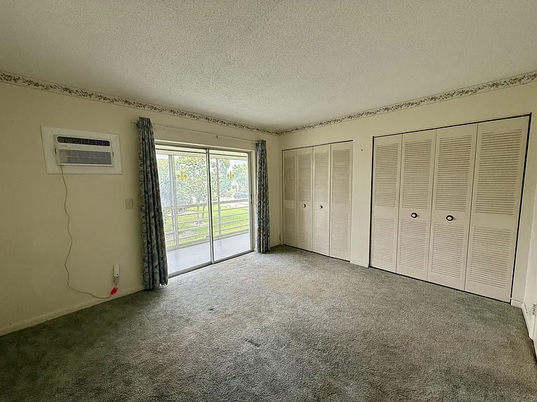 32 Kingswood E #B — Photo 6