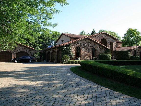 3rd image of 2036 Malory Ln