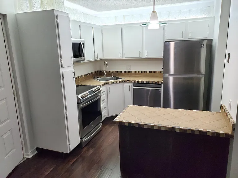603 Sea Pine Way — Photo 7