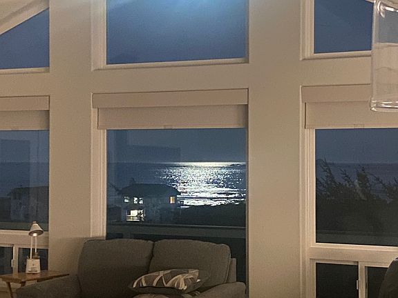 Full moon, 6:40 am, October 7, 2025