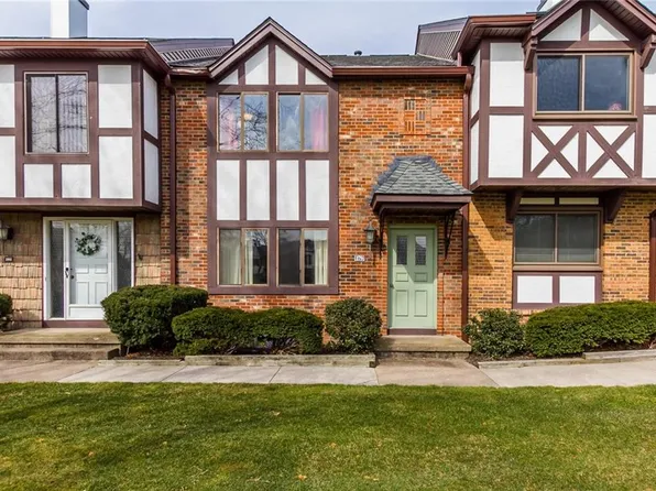 179 New Wickham Dr, Penfield, NY 14526