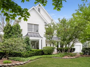 2130 Warwick Ln, Glenview, IL 60026