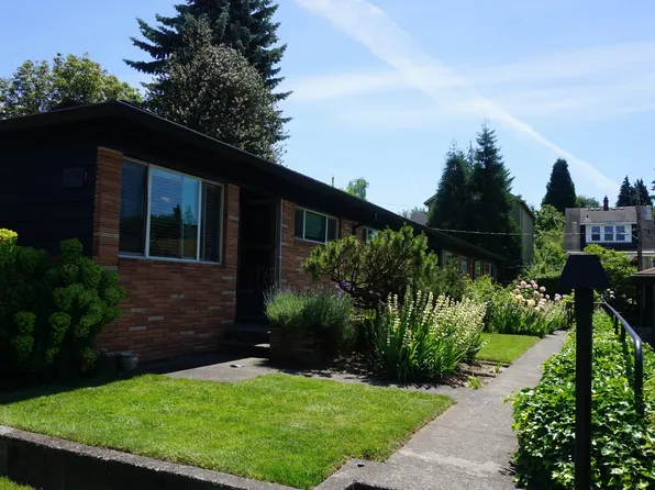 Hollyhurst, 4020 SE Pardee St #2, Portland, OR 97202