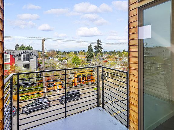 4th image of 3278 California Ave SW #A