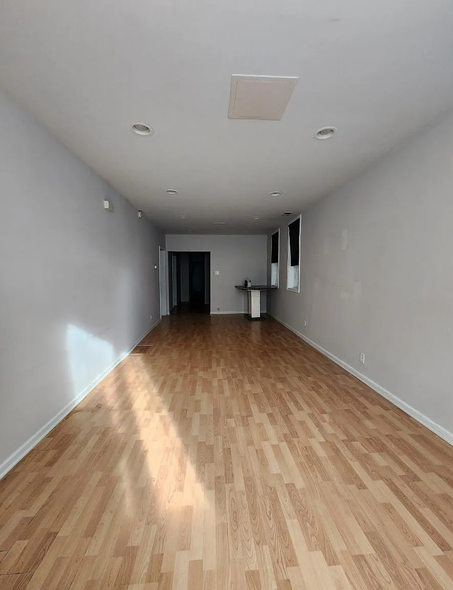 3 bed, 1200 sqft, $1,800 — Photo 3
