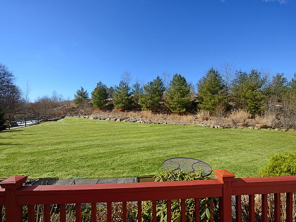 3rd image of 60 Stonewall Cir