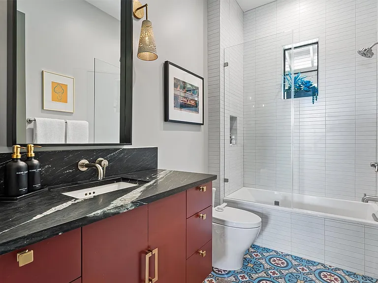 1175 San Bernard St — Photo 37