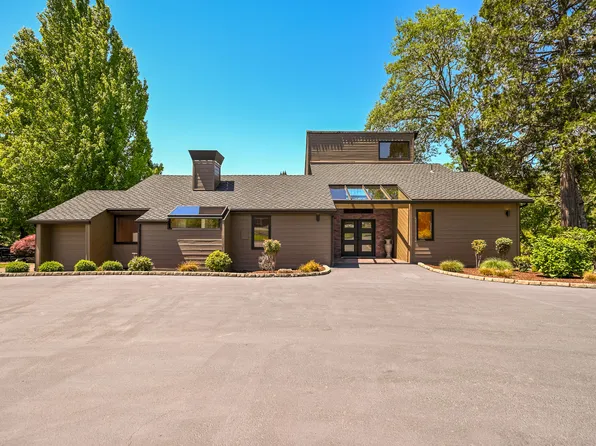 2546 Fisher Rd, Roseburg, OR 97471