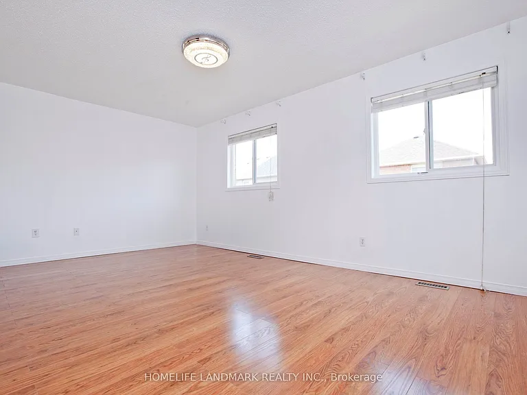 47 Waterton Cres — Photo 14