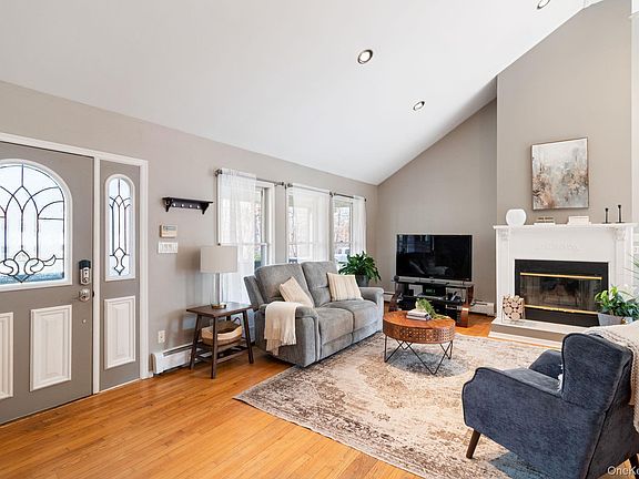 3rd image of 142 Gerard Road