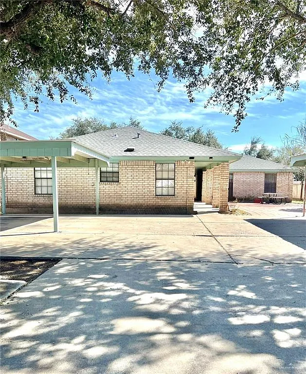 1 bed, 1.0 bath, 700 sqft, $700 — Photo 1