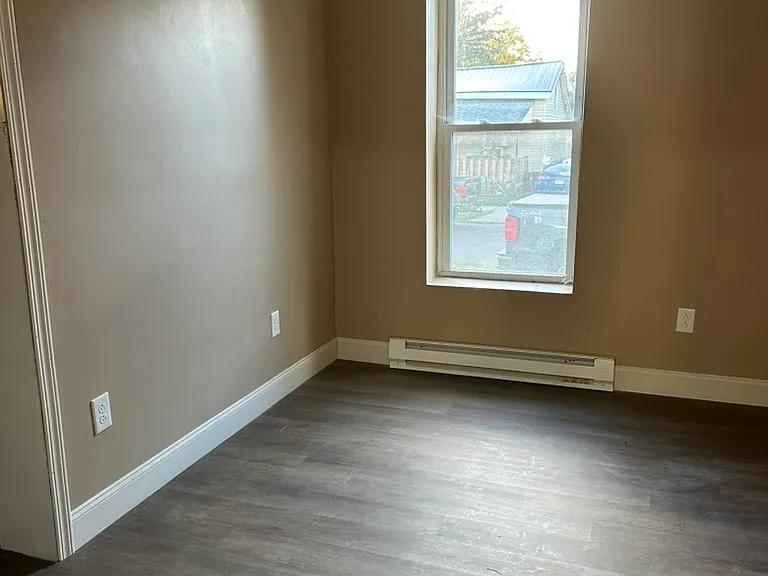 37-39 Davenport St #37 — Photo 4