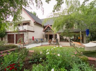 887 Talisman Ln, Lake Arrowhead, CA 92352