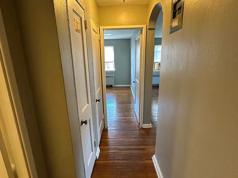 728 E Chester Pike — Photo 2