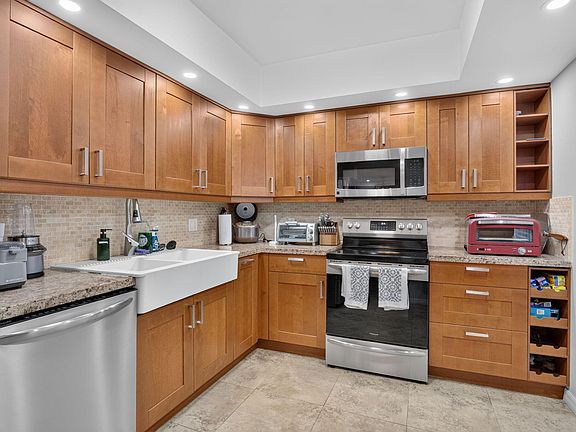 5th image of 3960 Oaks Clubhouse #110