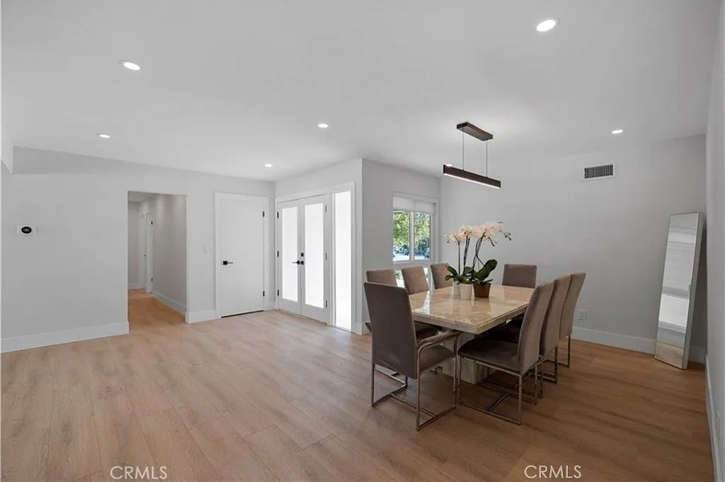 4 bed, 2262 sqft, $14,000 — Photo 2
