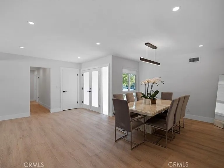 4240 Kingfisher Rd — Photo 2