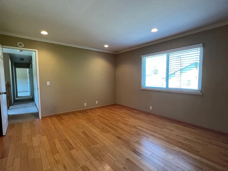 6556 Idlebrook Ct — Photo 11