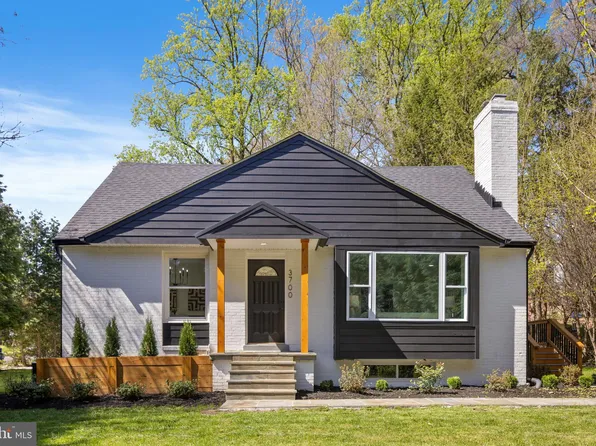 3700 Lorcom Ln, Arlington, VA 22207