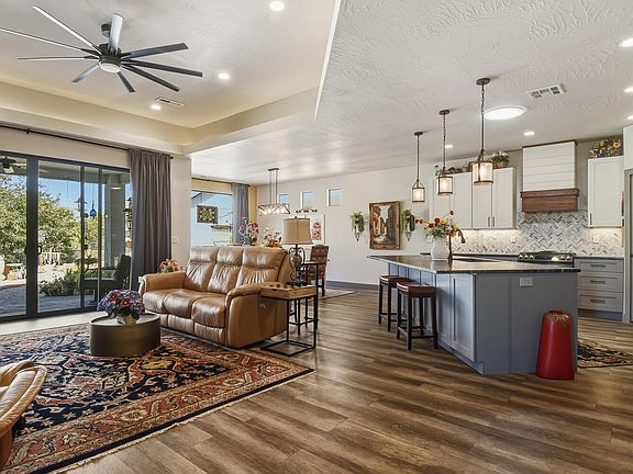 3rd image of 2052 W 510 North Cir