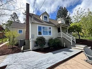 796 Forest St photo 1