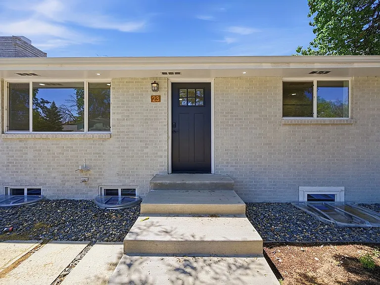 23 University Dr — Photo 5