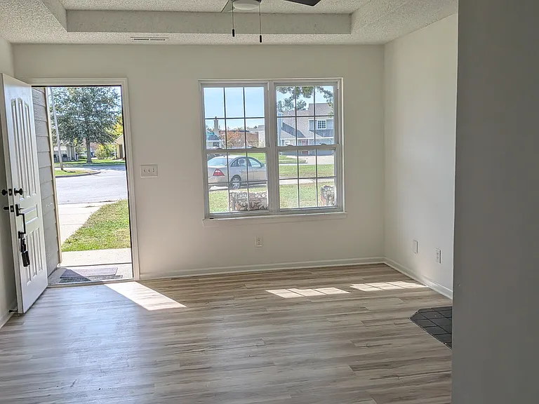 3910 Overland Cir — Photo 14