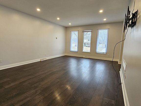 5th image of 9536 Elmwood Dr