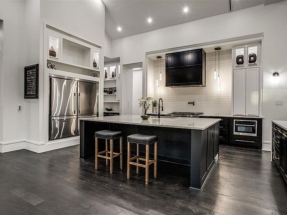 2nd image of 1722 Pebble Beach Ln