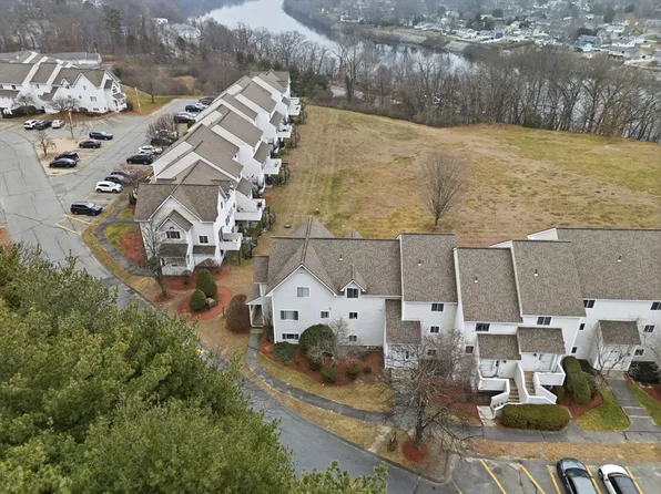 100 Merrimack Ave APT 124, Dracut, MA 01826