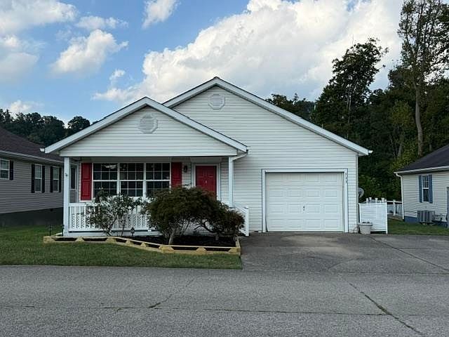 1st image of 111 Palm Dr