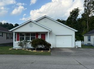 111 Palm Dr, Huntington, WV 25705