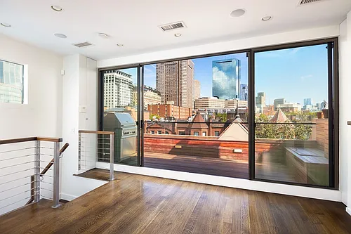 234 W Newton St #PENTHOUSE Photo 1