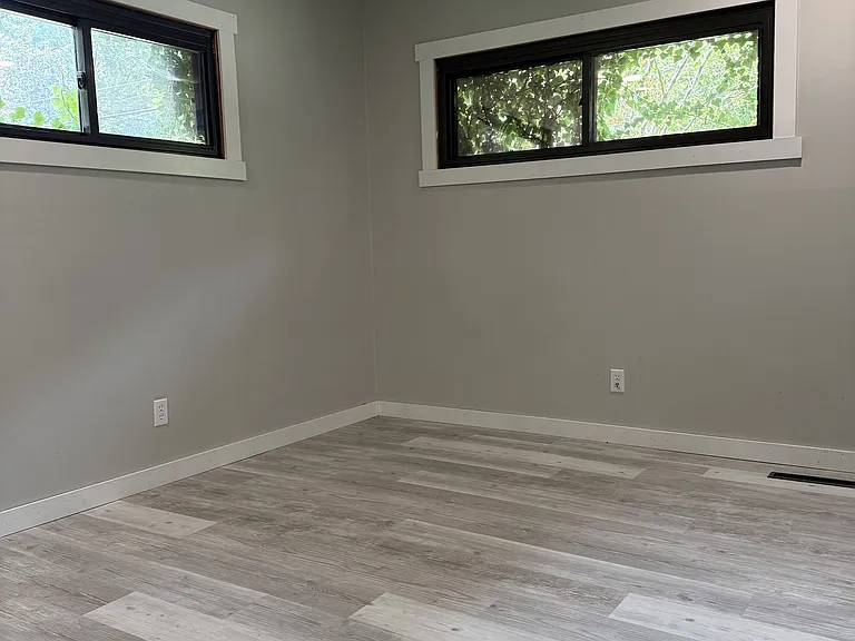 490 N Wilson Ave — Photo 7