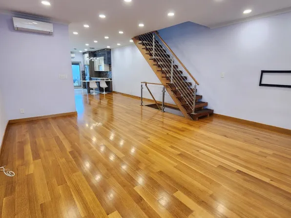 2229 East 26th Street image 4 of 20