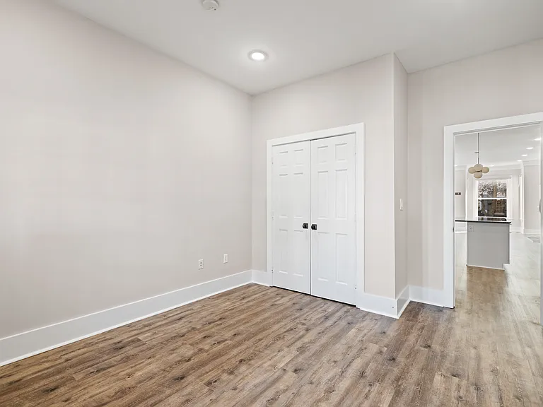 52 Q St NE #1 — Photo 24
