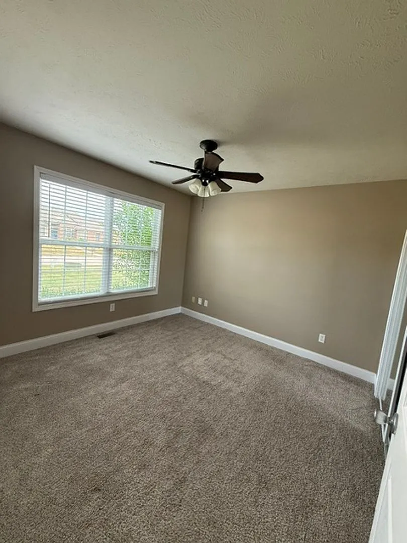 417 Dalhlia — Photo 4