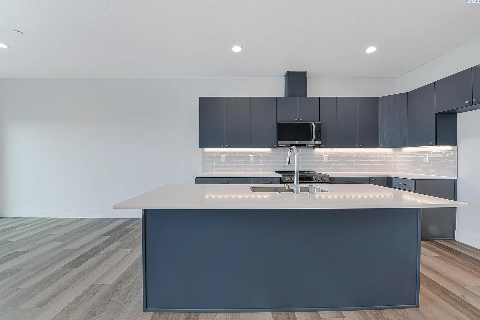 4537 Road 114 photo 1