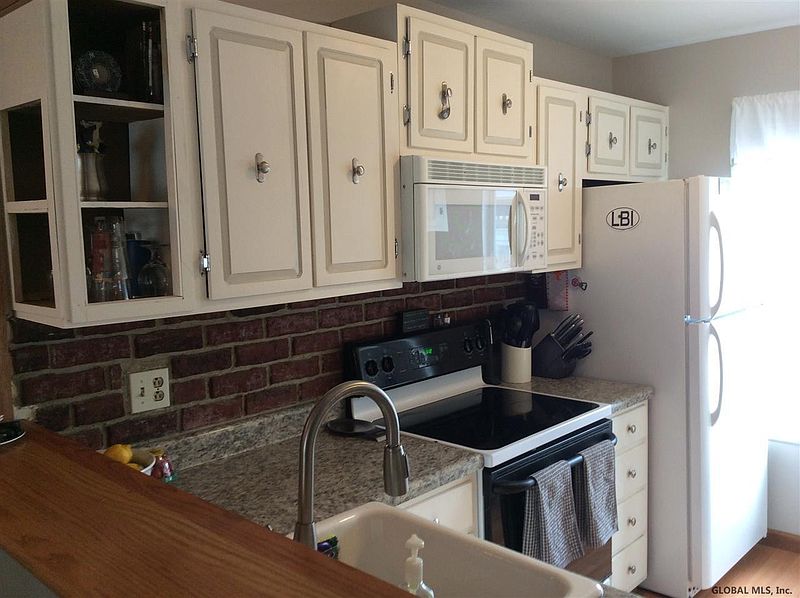 4th image of 1602 ROCKPORT Court
