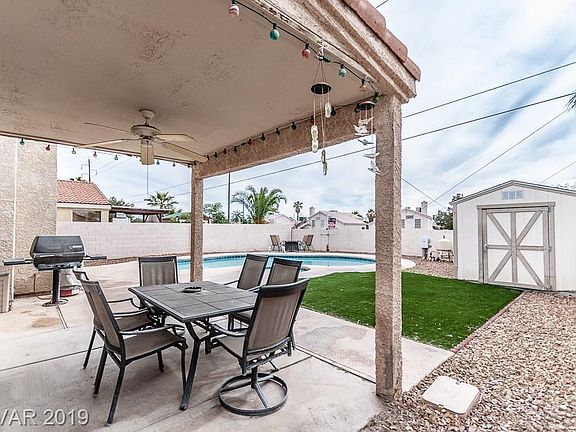 3rd image of 1604 Royal Palm Dr