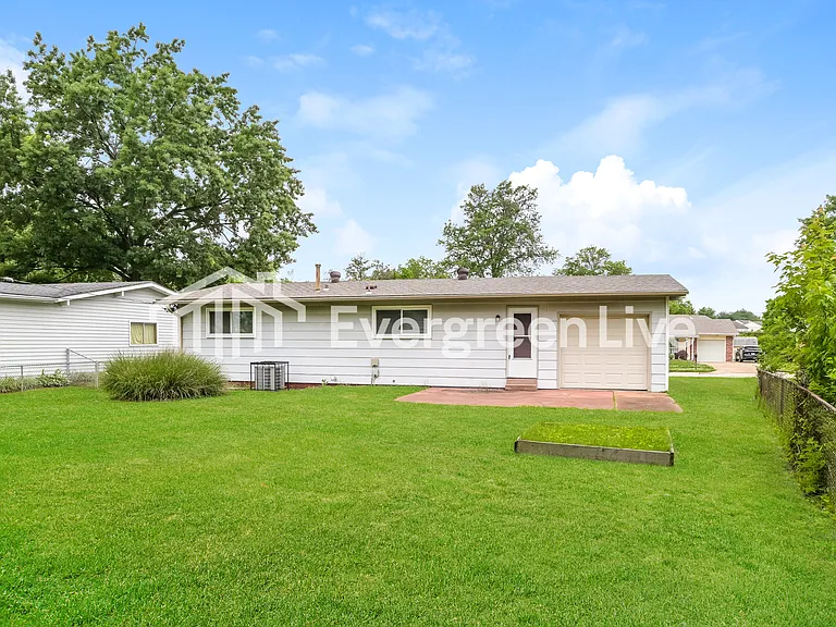 765 Sherwood Dr — Photo 14