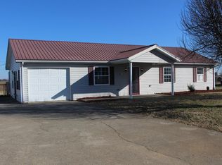 250 Young Dr, Stanford, KY 40484