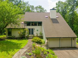 22 Wintergreen Hill Rd, Danbury, CT 06811