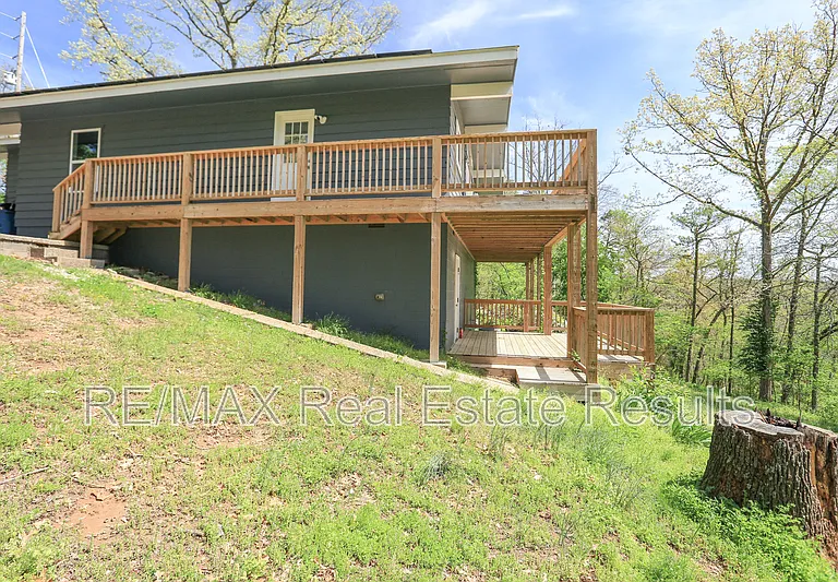 42 Hope Dr — Photo 3