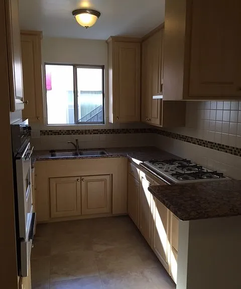 Corteen Place Apartments — Photo 12