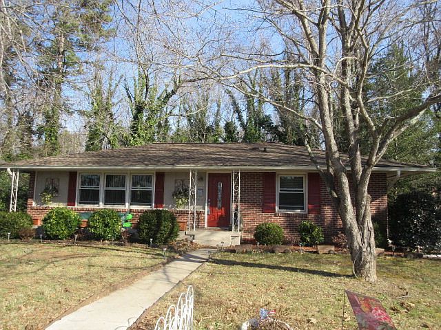 1st image of 206 Astor Ct
