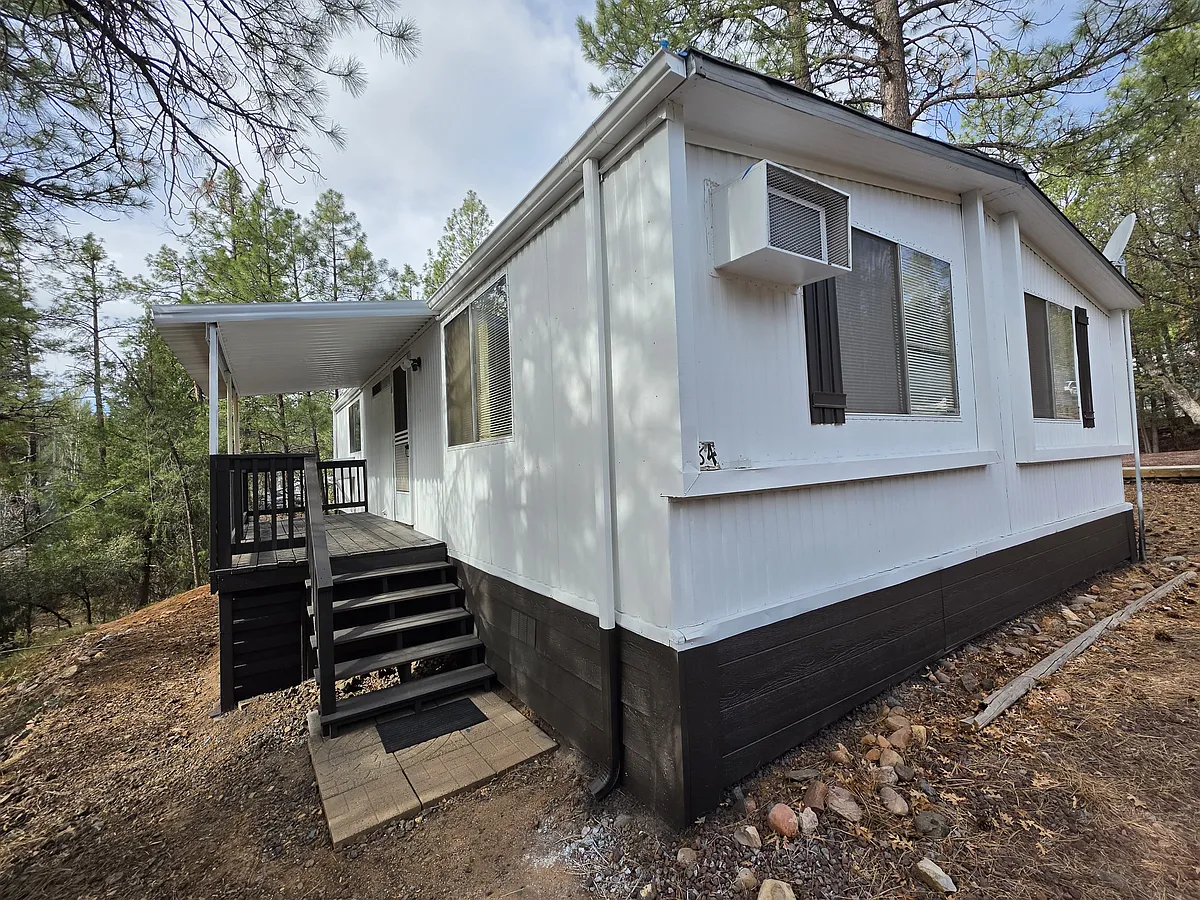 Building Photo - 2800 S White Mountain Rd #84