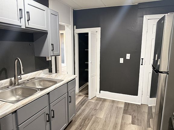 2nd image of 7450 S Maryland Ave #3S