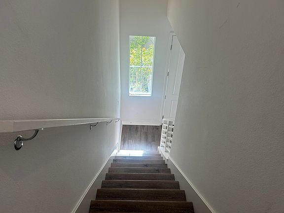 3rd image of 507 Bolinas Way Unit 102